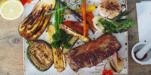 Beitragsbild des Blogbeitrags Beiriedschnitte mit gegrilltem Gemüse
