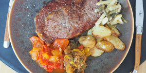 Beitragsbild des Blogbeitrags Der große Ratatouille-Test oder die Hohe Schule des Ratatouillekochens