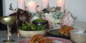 Beitragsbild des Blogbeitrags Winterkohlstrudel mit Kürbisstücken und Mandelstiften