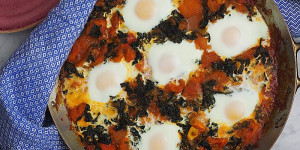 Beitragsbild des Blogbeitrags Schwarzkohl-Shakshuka 