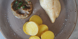 Beitragsbild des Blogbeitrags Melanzani-Ragout mit Huhn 