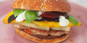 Beitragsbild des Blogbeitrags Vom mühsamen und doch vergeblichen Versuch, einen Mangalitza-Burger zu bauen