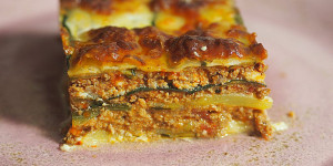 Beitragsbild des Blogbeitrags Zucchini Lasagne Bolognese