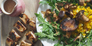 Beitragsbild des Blogbeitrags Kalbsschnitten mit Schwammerl-Rucola-Salat