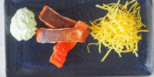 Beitragsbild des Blogbeitrags Gebratener Rotlachs mit Wasabischaum und Streichholzkartoffeln