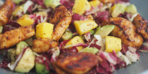 Beitragsbild des Blogbeitrags Hühnersalat mit Mango 