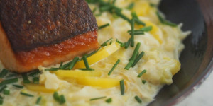Beitragsbild des Blogbeitrags Lachs und Erdäpfel-Spitzkraut