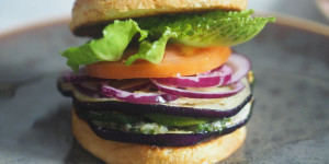Beitragsbild des Blogbeitrags Burger Zucchini Aubergine TS