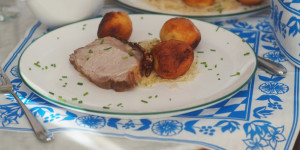 Beitragsbild des Blogbeitrags Bayrischer Schweinsbraten mit Ruhpoldinger Butternudeln 