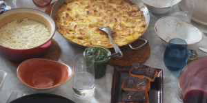 Beitragsbild des Blogbeitrags Bärlauchpesto, Gratin dauphinois, Lachs 