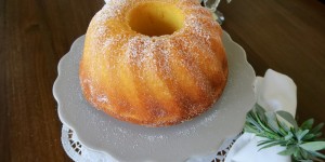 Beitragsbild des Blogbeitrags Flaumiger Topfengugelhupf