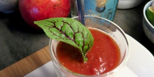 Beitragsbild des Blogbeitrags Wassermelonen-Tomatensuppe mit Gin 