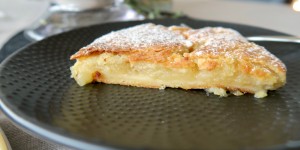 Beitragsbild des Blogbeitrags Apfelschlangerl – eine Kindheitserinnerung 