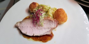 Beitragsbild des Blogbeitrags Schweinsbraten Asia Teriyaki Style mit knusprigen Reisbällchen