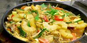 Beitragsbild des Blogbeitrags Ananas Chicken Sweet & Spicy mit Jasminreis