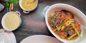 Beitragsbild des Blogbeitrags Tafelspitz mit Schnittlauchsauce, Apfelkren & Erdäpfelrösti