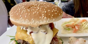 Beitragsbild des Blogbeitrags DDSG Burger Challenge – Mein Burger Surf & Turf 