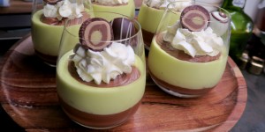 Beitragsbild des Blogbeitrags Mozartmousse mit Nougat, Schokolade & Pistazien