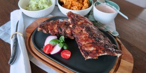 Beitragsbild des Blogbeitrags Spareribs mit Krautsalat & Cocktailsauce 