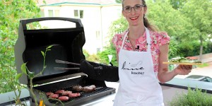 Beitragsbild des Blogbeitrags BINES LIEBLINGSBURGER VOM GRILL – Ein Videospecial