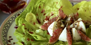 Beitragsbild des Blogbeitrags Mozzarella mit Feigen & Himbeerdressing