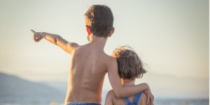 Beitragsbild des Blogbeitrags Empathie lernen für Kinder und Eltern: Spielend zu mehr Mitgefühl