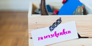 Beitragsbild des Blogbeitrags Wie man mit Kindern ausmistet und die Sache mit dem Loslassen 