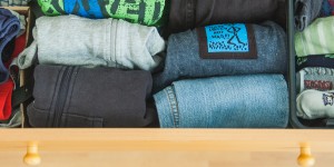 Beitragsbild des Blogbeitrags Kinderkleidung in Schach halten 