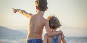 Beitragsbild des Blogbeitrags Empathie lernen für Kinder und Eltern: Spielend zu mehr Mitgefühl