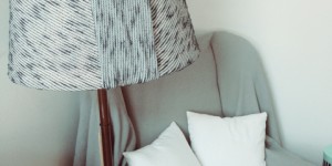 Beitragsbild des Blogbeitrags Neues Outfit für eine Lampe und einen Sessel 