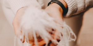 Beitragsbild des Blogbeitrags Gift Guide: Besondere Geschenke für besondere Menschen + Gewinnspiel 