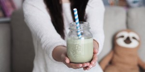 Beitragsbild des Blogbeitrags Wenn es schnell gehen muss – Shake your Matcha Latte 