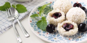 Beitragsbild des Blogbeitrags Kokosmilch aus der Soyabella & vegane Milchreis-Bällchen