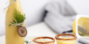 Beitragsbild des Blogbeitrags Veganer Eierlikör der BALLERT (Vanille-Likör)