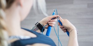 Beitragsbild des Blogbeitrags Die 17 besten Seilspringen Übungen – Los geht’s!