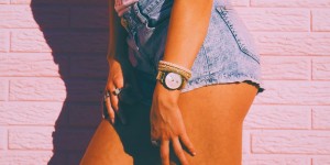 Beitragsbild des Blogbeitrags Schluss mit Dehnungsstreifen am Po! Das sind die 9 besten Hausmittel