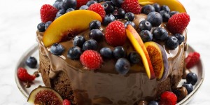 Beitragsbild des Blogbeitrags Veganer Schokoladen-Walnusskuchen mit Süßlupinenmehl 