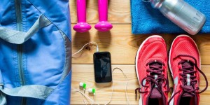 Beitragsbild des Blogbeitrags 9 Dinge, die niemals in deiner Sporttasche fehlen dürfen