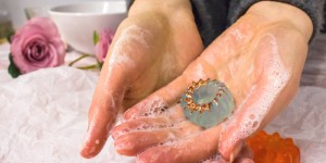 Beitragsbild des Blogbeitrags Dusch Jelly selber machen: Anleitung für duftende DIY Showerjellys 