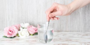 Beitragsbild des Blogbeitrags 3 einfache Rezepte zum Mundspülung selber machen für gesunde Zähne