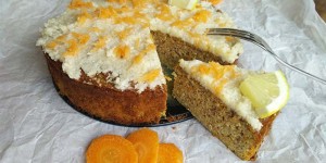 Beitragsbild des Blogbeitrags Saftiger Karottenkuchen ohne Mehl und Zucker 