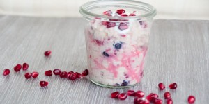 Beitragsbild des Blogbeitrags Süßer Hirsebrei mit Beeren zum Frühstück