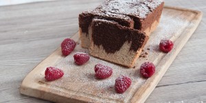 Beitragsbild des Blogbeitrags Fluffiger Low Carb Marmorkuchen mit Kokosmehl