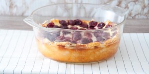 Beitragsbild des Blogbeitrags Low Carb Quarkauflauf mit Kirschen