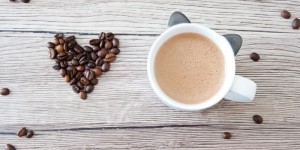 Beitragsbild des Blogbeitrags Bulletproof Coffee Rezept, Wirkung und Selbsttest 