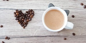 Beitragsbild des Blogbeitrags Bulletproof Coffee Rezept, Wirkung und Selbsttest