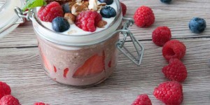 Beitragsbild des Blogbeitrags Protein Porridge Rezept mit viel Schokolade 