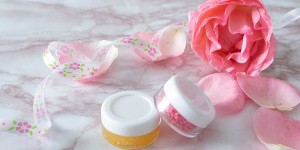 Beitragsbild des Blogbeitrags Lip Scrub selber machen – drei schnelle DIY Lippenpeelings 