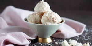 Beitragsbild des Blogbeitrags Low Carb Kokosmakronen
