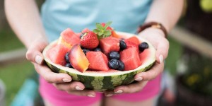 Beitragsbild des Blogbeitrags Low Carb Obst Liste – 35 Früchte mit wenig Carbs 